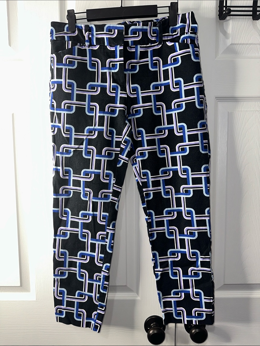 Women's Black Skinny Pants with Blue & White Geometric Chain Print